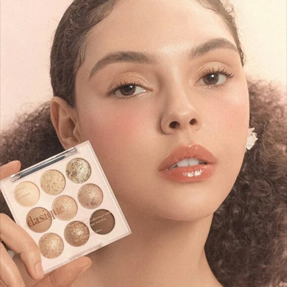 DASIQUE Eyeshadow Palette #Ice Cream Collection - 21 Almond Vanilla - Picture 5 of 5